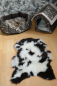 Preview: Tierbett Hundebett Lammfell Pandabär weiß getupft Langhaar