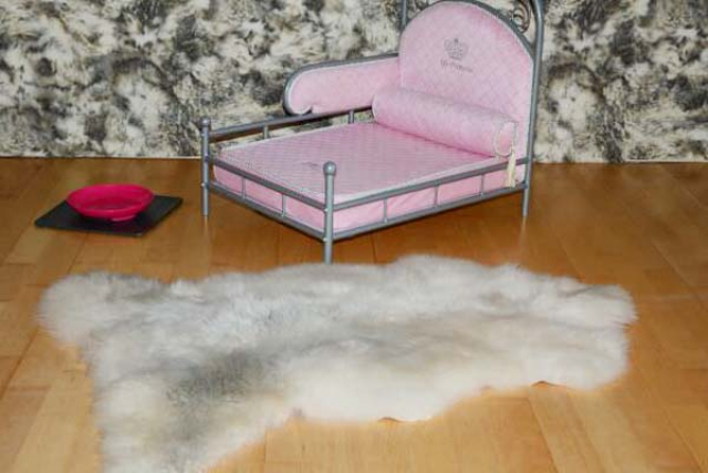 Tierbett Hundebett Lammfell Jety Silber Creme